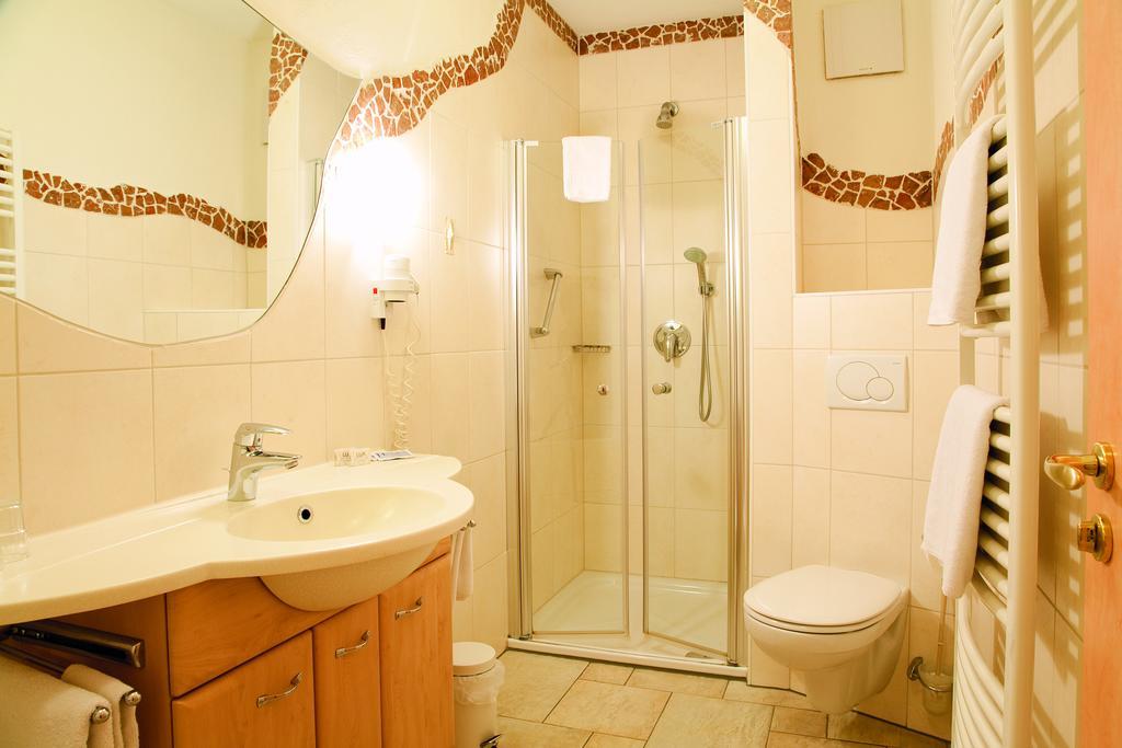 Landkomfort Hotel Elsenmann Willingen  Quarto foto
